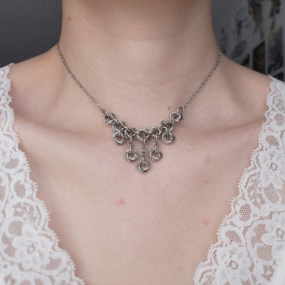 Goth romantic Mobius Rose chandelier choker necklace ✦ handmade chainmaille ✦ - Picture 2 of 8
